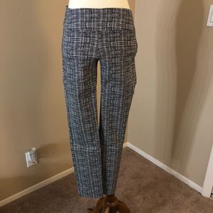 New York & Company pull on straight leg pant
